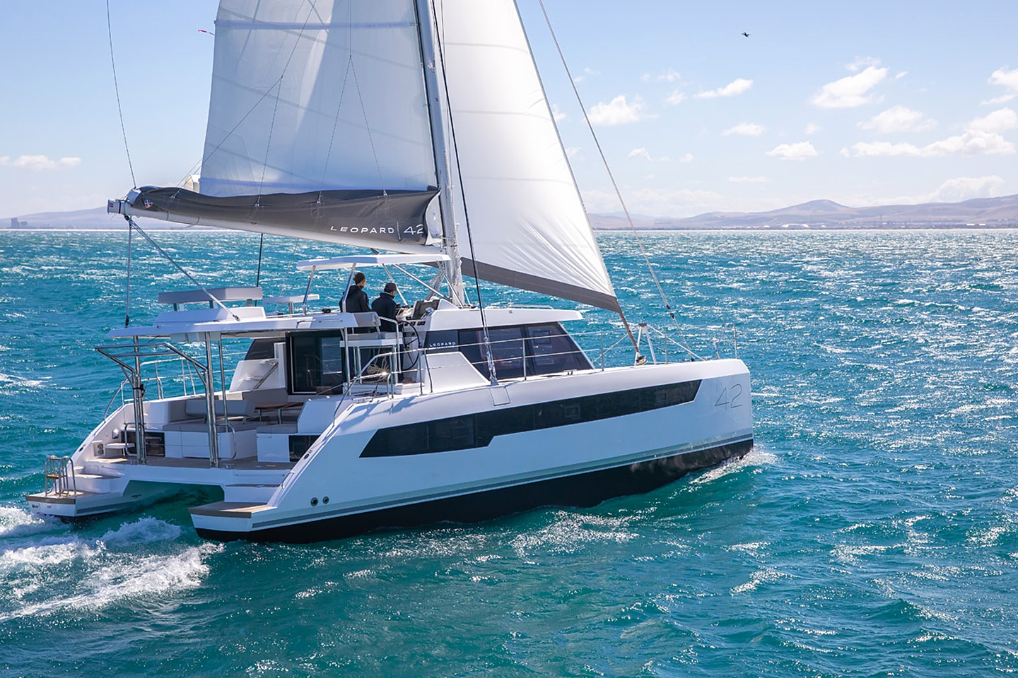 Primera Imagen Leopard Catamarans